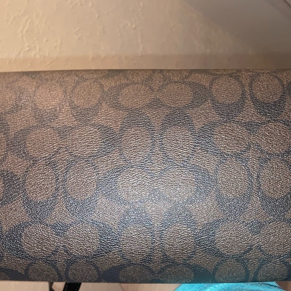 COPY - COACH Gallery Tote In Signature Canvas -FREE SHIPPING on this item today. - Picture 5 of 8